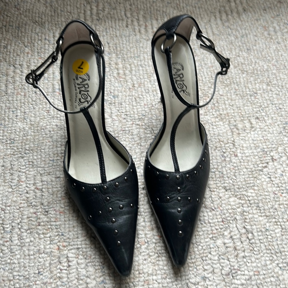Carlos Santana black leather women’s shoes, size 7. Light wear, no box.